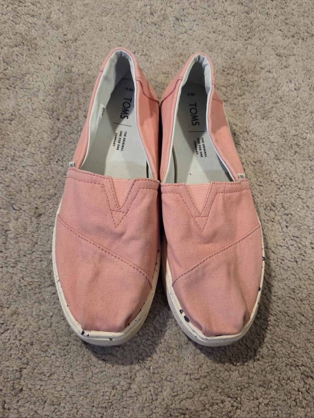 TOMS Women's Pink Canvas Slip-On Sjoes
